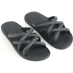 Kaydırmaz Tabanlı Kadın Plastik Terlik