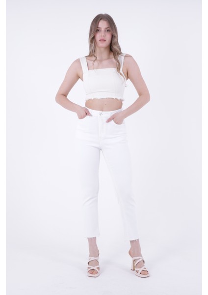 Paçaları Dikişsiz ve Yüksek Belli Cepli Astarsız Kadın Kot Pantolon Mom Fit Jean Beyaz Denim fırsatları