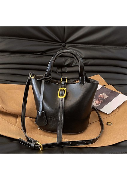 Kadınlar Için Yeni Retro Moda Niş Basit Tek Omuz Çapraz Askılı Kayınvalide Çantası (Yurt Dışından) fiyatları