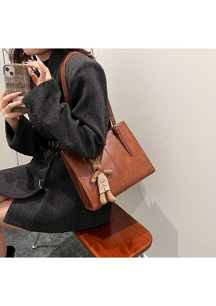 Kadın Sonbahar ve Kış Retro Moda Niş Çok Yönlü Omuz Crossbody Çanta (Yurt Dışından) fırsatları