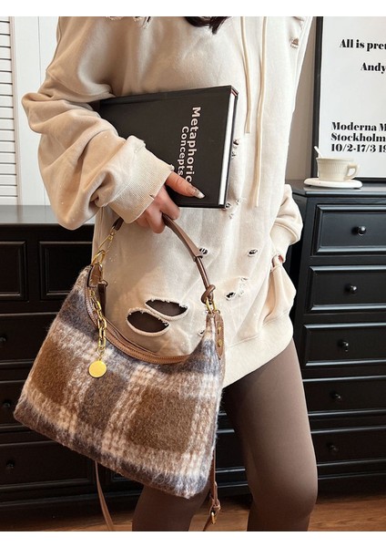 Kadınlar Için Büyük Kapasiteli Kontrast Ekose Yün Omuz Çapraz Askılı Çanta (Yurt Dışından) fırsatları