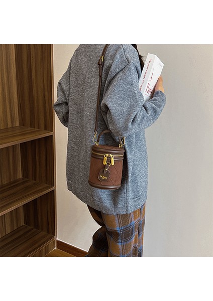 Kadınların Yeni Kış Retro Moda Zincir Omuz Crossbody Kova Çantası (Yurt Dışından) fiyatları