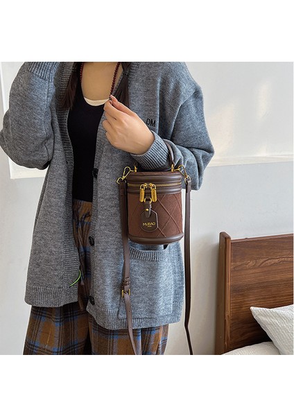 Kadınların Yeni Kış Retro Moda Zincir Omuz Crossbody Kova Çantası (Yurt Dışından) fırsatları