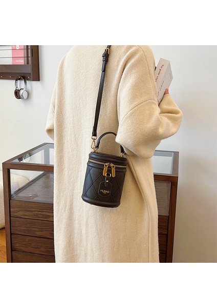 Kadınların Yeni Kış Retro Moda Zincir Omuz Crossbody Kova Çantası (Yurt Dışından) fiyatları