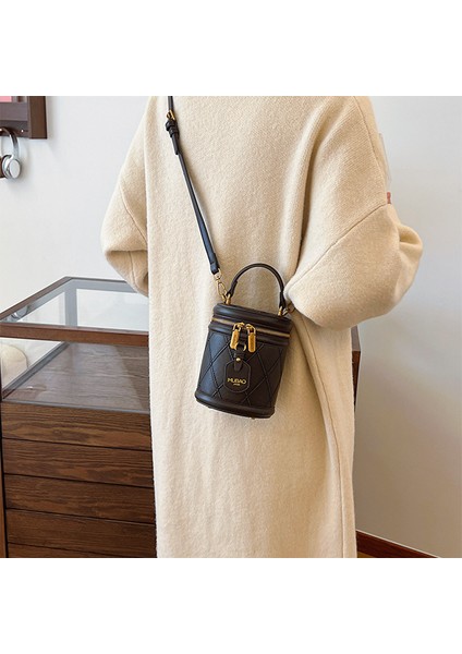 Kadınların Yeni Kış Retro Moda Zincir Omuz Crossbody Kova Çantası (Yurt Dışından) fırsatları