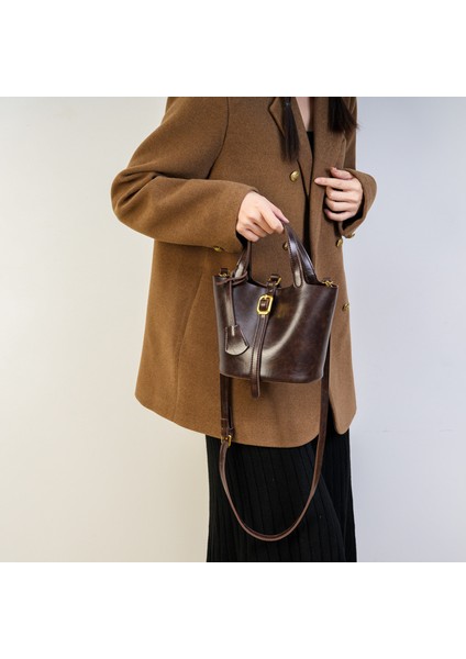 Kadınlar Için Yeni Retro Moda Niş Basit Tek Omuz Çapraz Askılı Kayınvalide Çantası (Yurt Dışından) fiyatları