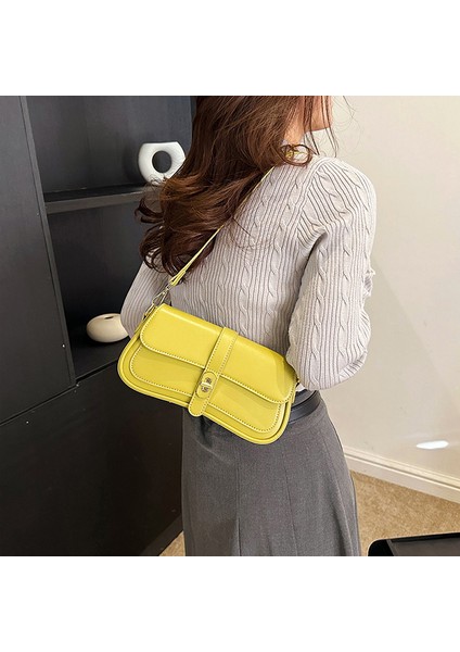 Kadınların Yeni Bahar Retro Üst Düzey Omuz Çapraz Askılı Çantası (Yurt Dışından) fırsatları