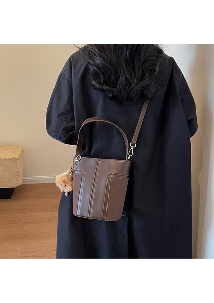 Kadınların Yeni Kore Tarzı Retro Moda Dikey Çizgili Süet Omuz Crossbody Çanta (Yurt Dışından) fırsatları