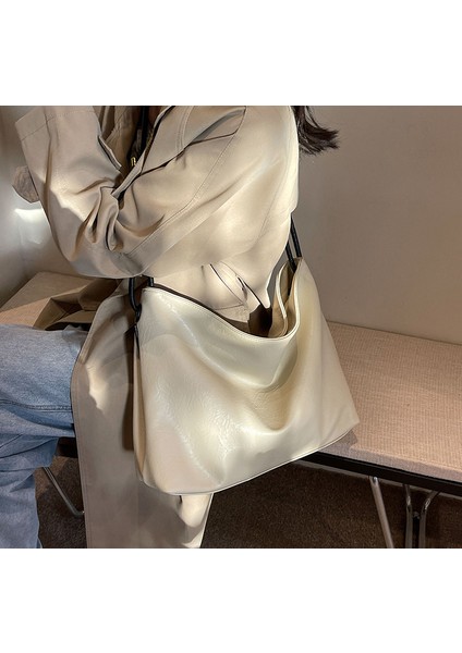 Kadınların Yeni Üst Düzey Büyük Kapasiteli Basit Omuz Çantası (Yurt Dışından) modelleri