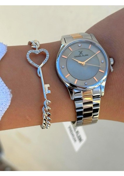 DK.FT.1.375 Daniel Klein Çelik Kordon 30 mt Suya Dayanıklı Yeni Sezon Şık Tasarım Bayan Kol Saati