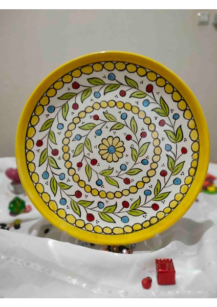 Sarı Modern Desenli El Yapımı Çini Tabak
