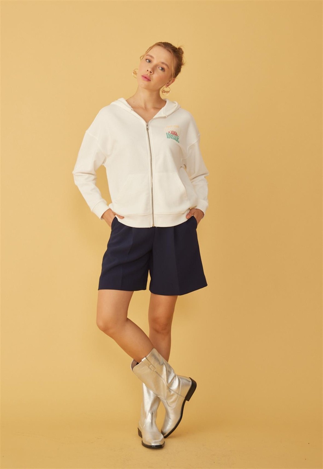 Tubia Kapüşonlu Fermuarlı Baskı Detaylı Sweatshirt görsel 7