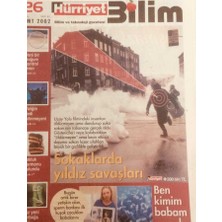 Gökçe Koleksiyon Hürriyet Gazetesi Bilim Eki 26 Ekim 2002 - Sokaklarda Yıldız Savaşları   GZ40014