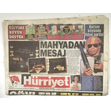 Gökçe Koleksiyon Hürriyet Gazetesi 7 Ekim 2009 - Korsan Köyünde Fidye Partisi  GZ5679
