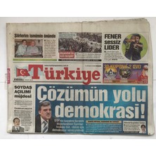 Gökçe Koleksiyon Türkiye Gazetesi 13 Aralık 2009 - Afganistanda Kirli Tezgah    GZ5659