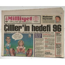 Gökçe Koleksiyon Milliyet Halk Gazetesi 3 Ekim 1993 - Sezen Aksunun Kanlı Konseri     GZ5510