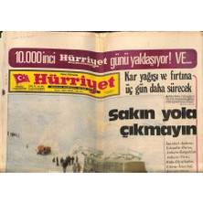Gökçe Koleksiyon Hürriyet Gazetesi 9 Şubat 1976 - Kartopu Yüzünden Cinayet Işlendi  GZ76301