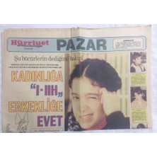 Gökçe Koleksiyon Hürriyet Gazetesi Pazar Eki 22 Şubat 1976 - Kadınlığa I-Iıh Erkekliğe Evet - GZ21135