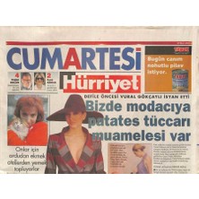 Gökçe Koleksiyon Hürriyet Gazetesi Cumartesi Eki 29 Mart 2003 - Defile Öncesi Vural Gökçaylı Isyan Etti  GZ114099