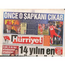 Hürriyet Gazetesi 18 Kasım 2005 - Asena  Ibrahim Tatlıses Ekmeğimle Oynuyordu   GZ93619