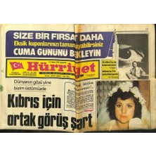 Gökçe Koleksiyon Hürriyet Gazetesi 12 Kasım 1975 - Kıbrıs Için Ortak Görüş Şart  GZ99188