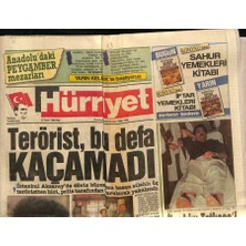 Gökçe Koleksiyon Hürriyet Gazetesi 27 Mart 1990 - Ibrahim Tatlısesi Sahnede Vurdular  GZ83849