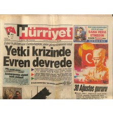 Gökçe Koleksiyon Hürriyet Gazetesi 30 Ağustos 1990 - Patriotlar Uçan Kuşu Bile Vuruyor  GZ84034