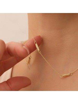 Nox Jewelry 14 Ayar Altın Kaplama Burgulu Silindir Parça Boru Detaylı Modern Gümüş Kolye - CN00151
