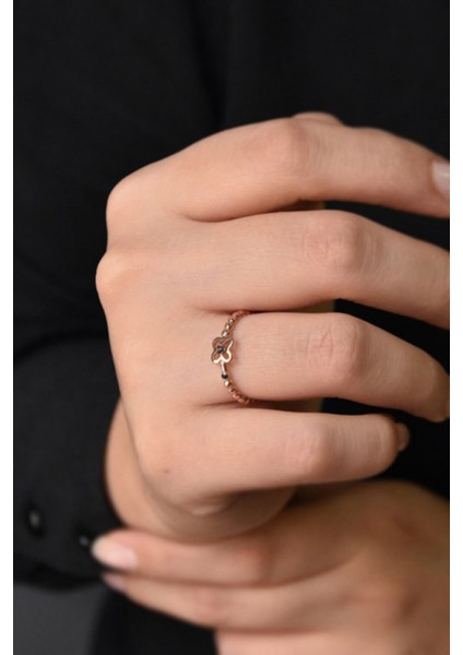 925 Ayar Gümüş Zirkon Taş Detaylı Yonca Çıtır Yüzük