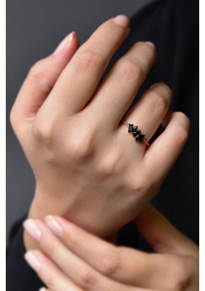 925 Ayar Gümüş Taşlı Zikzak Çıtır Yüzük fiyatları