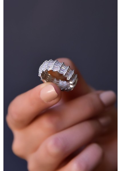 925 Ayar Gümüş Rodyum Kaplama Baget Taşlı Tamtur Yüzük