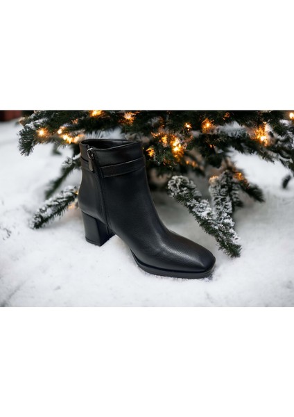 Kadın Topuklu Bot Küt Burun Zincir Detaylı Özel Tasarım 2024 - Siyah - 37 modelleri