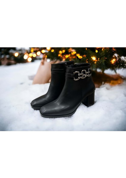 Kadın Topuklu Bot Küt Burun Zincir Detaylı Özel Tasarım 2024 - Siyah - 37 fırsatları