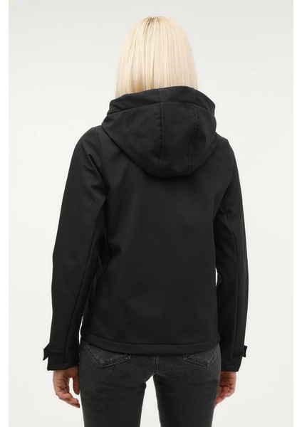 Kapüşonlu Softshell Siyah Kadın Mont 2W5CT20003PR fırsatları