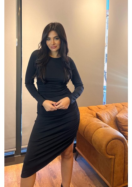 Siyah Asimetrik Yırtmaç Kesim Bel Drapeli Likralı Elbise