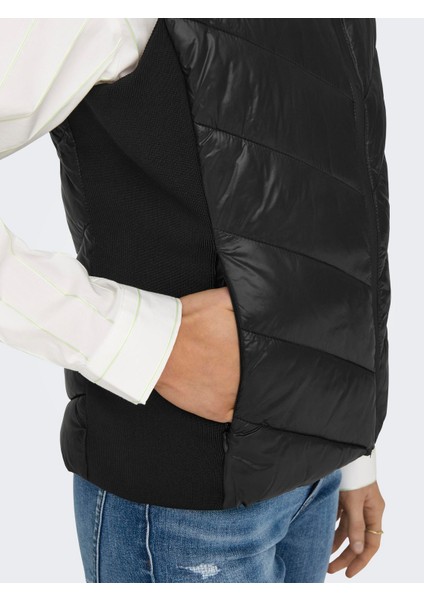 Kadın Desenli Siyah Renk Şişme Yelek 15311249 fırsatları