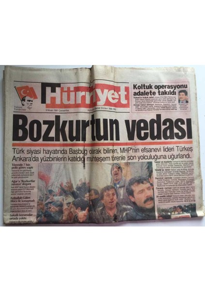 Hürriyet Gazetesi 9 Nisan 1997 - Mhpnin Efsanevi Lideri Türkeş Ankarada Yüzbinlerin Katıldığı Muhteşem Törenle Son Yolculuğuna Uğurlandı GZ39043
