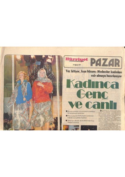 Hürriyet Gazetesi Pazar Eki 21 Ağustos 1977 - Uğur Dündar ve Müjdat Gezen , Uzun Bir Aradan Sonra Yine Beyazcama Döndü GZ92149