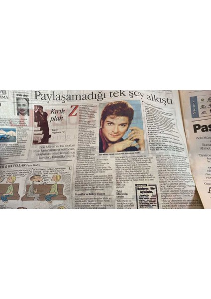 Yeni Yüzyıl Gazetesi 27 Eylül 1996 - Zeki Müren Ölümsüzlüğe Uğurlanıyor * Mezar Vasiyeti Yok GZ115380 modelleri