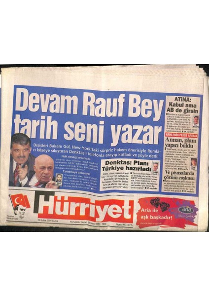 Hürriyet Gazetesi 13 Şubat 2004 - Cem Yılmazın Beşiktaş Kültür Merkezindeki Gösterisinde Ilginç Bir Olay Yaşandı GZ106273
