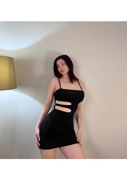 Sandy Kumaş Beli Cut Out Detay Askılı Mini Elbise