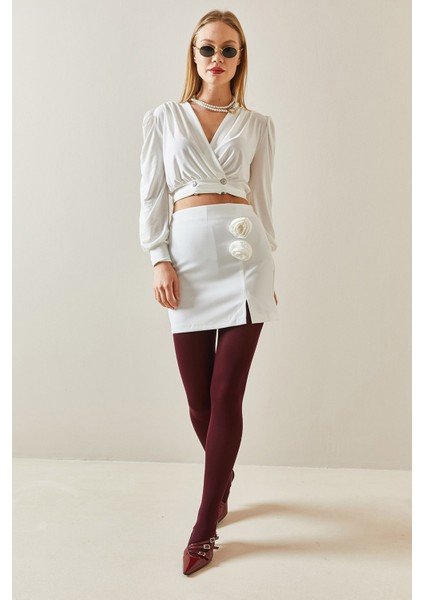 Beyaz Gül Detaylı & Yırtmaçlı Mini Etek 4KXK7-47876-01 modelleri