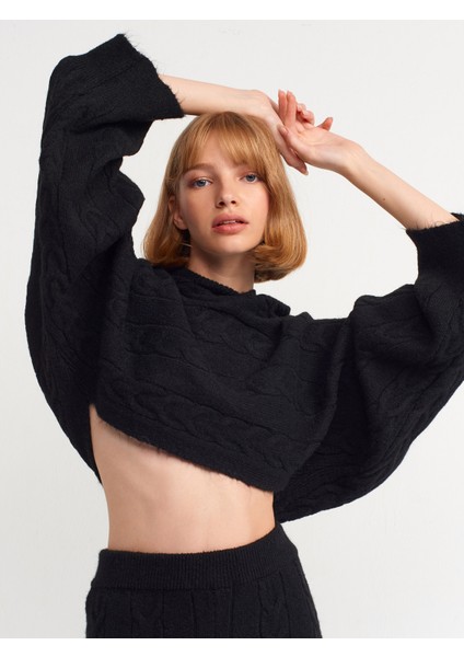 10459 Kapşonlu Kimono Kol Saç Örgü Crop Kazak-Siyah