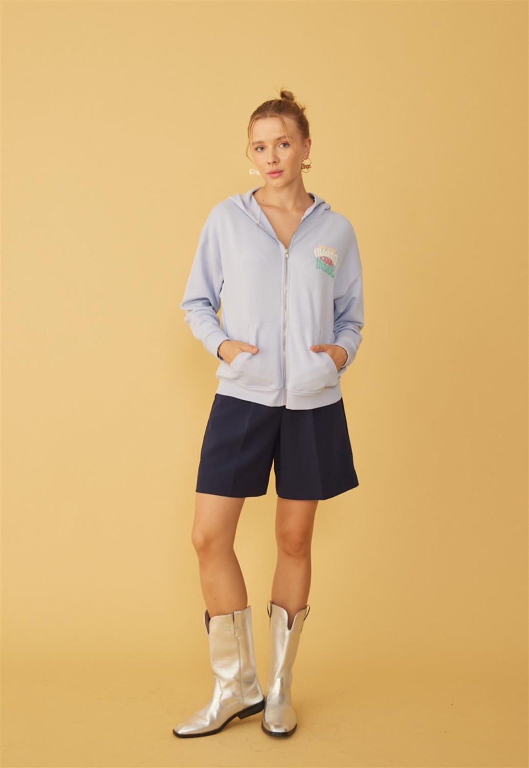Tubia Kapüşonlu Fermuarlı Baskı Detaylı Sweatshirt görsel 2