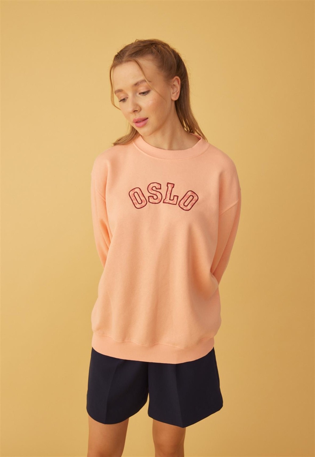 Tubia Kadın Somon Renk Oslo Baskılı Oversize Sweatshirt