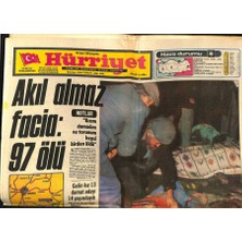 Gökçe Koleksiyon Hürriyet Gazetesi 26 Kasım 1980 - Kamuran Akkor, Müzeyyen Senar ve Adnan Şenses, Erhan Tunay Gazino Afişi GZ88163