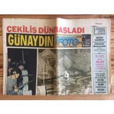 Gökçe Koleksiyon Günaydın Gazetesi Foto Haber Eki 11 Haziran 1976 - Gaziantepin Nuripazarbaşı Mahallesi Savaş Alanında Döndü  GZ72790