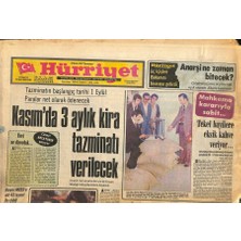 Gökçe Koleksiyon Hürriyet Gazetesi 22 Ekim 1977 - Müşerref Tezcan, Ayla Dikmen, Beyaz Kelebekler Gazino Afişi, Alman Tedhişçiler Türkiyede Eyleme Geçmeye Hazırlanıyor  GZ122505