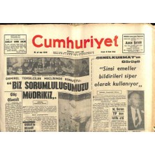 Gökçe Koleksiyon Cumhuriyet Gazetesi 13 Mart 1966 - Endonezyanın Yeni ve Eski Diktatörü   GZ103067