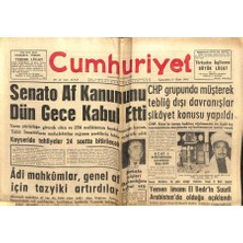 Gökçe Koleksiyon Cumhuriyet Gazetesi 17 Ekim 1962 - Senato Af Kanununu Dün Gece Kabul Etti   GZ103260